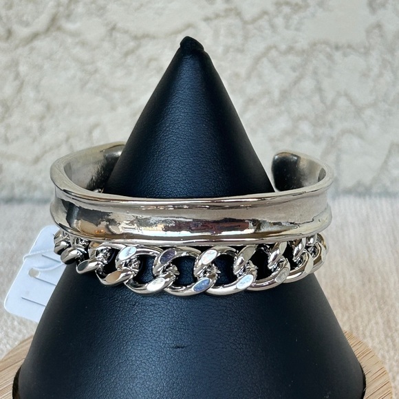 Uncas Jewelry - Brutalist Silver Chain Link Cuff Bracelet